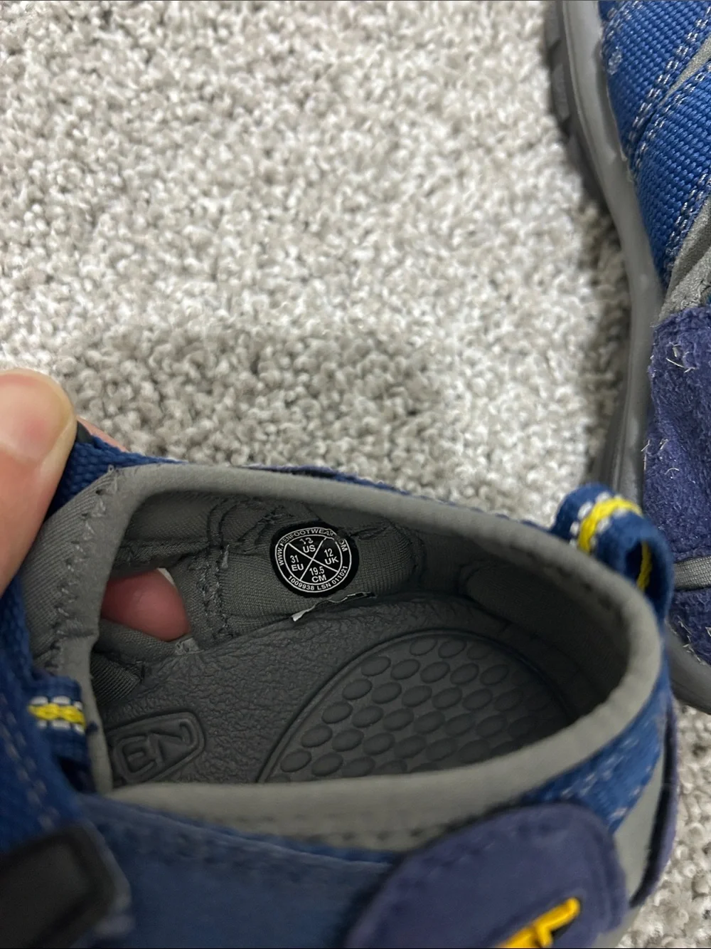 Keens Newport closed toe sandals - 13C